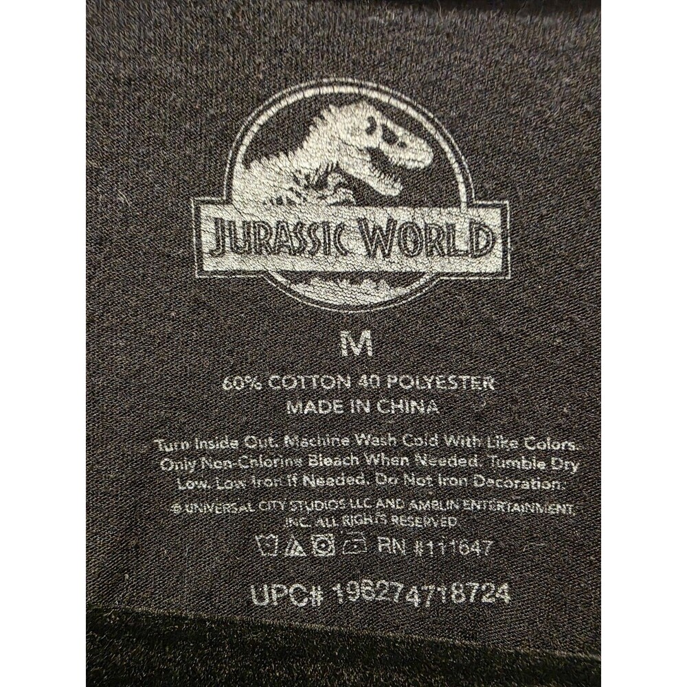 Official Jurassic World Merchandise t-shirt Size Medium 60/40 Poly blend - Picture 3 of 4